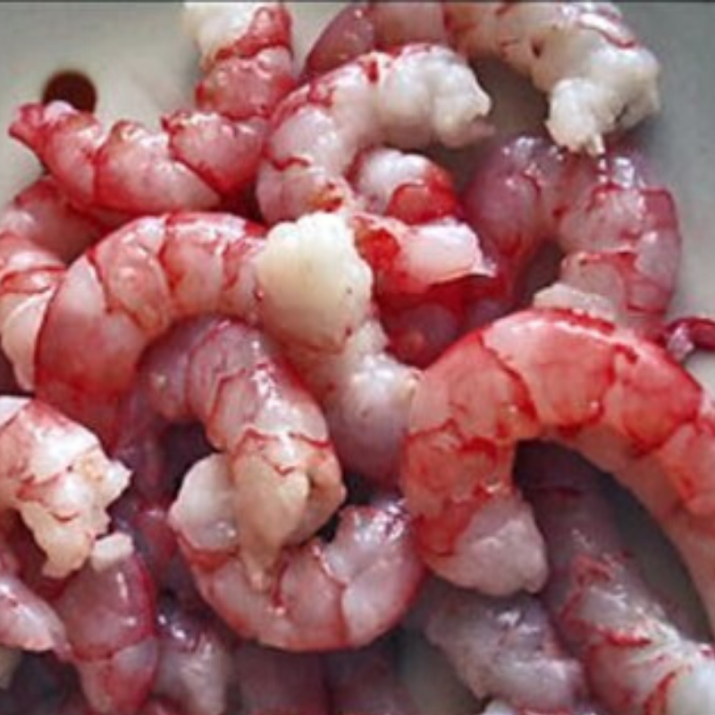 Raw peeled and deveined Argentine red shrimp